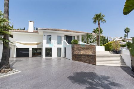 Villa for rent in Nueva Andalucia - Photo 4