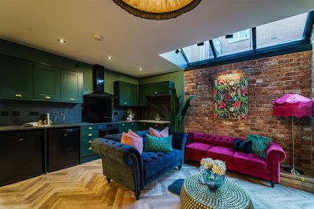 1 bedroom in a house share to rent - Photo 4