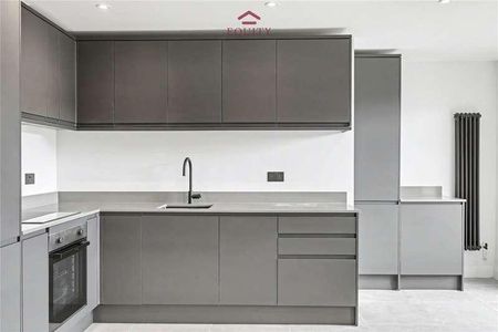 Bullsmoor Lane, Enfield, EN3 - Photo 4