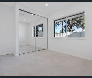 MODERN THREE BEDROOM VILLA IN A QUIET COMPLEX - Photo 2