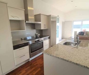 CITY CENTRE - 3 BEDROOMS - Photo 4