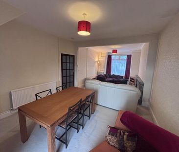 4 bedroom terraced house to rent - Photo 3