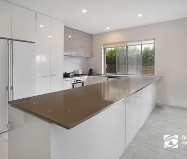 MODERN FAMILY HOME IN A GREAT LOCATION - Photo 4