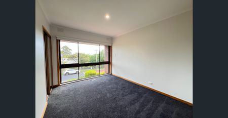 Family Home with Extra Space - Photo 4