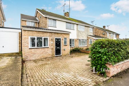 3 bedroom house to rent Whalley Drive, Bletchley, MK3 - Photo 4