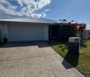 Spacious Family Home - Photo 4
