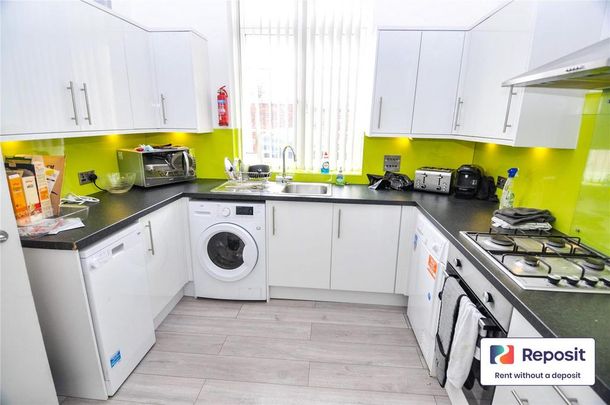 1 bedroom in a house share to rent - Photo 1