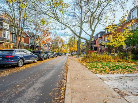 For Lease - 146 Howland Avenue, Toronto, Ontario - Photo 2