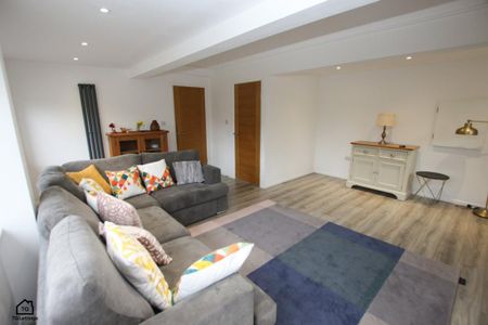 4 bedroom detached house to rent - Photo 3