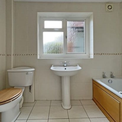 North Looe, Reigate Road, Ewell, KT17 - Photo 1