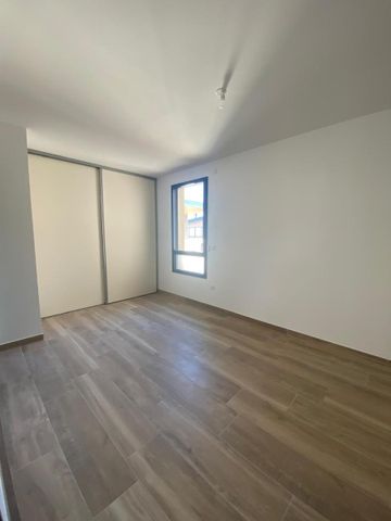 Location Appartement 3 pièces 76m² VALENCE 26000 - Photo 2