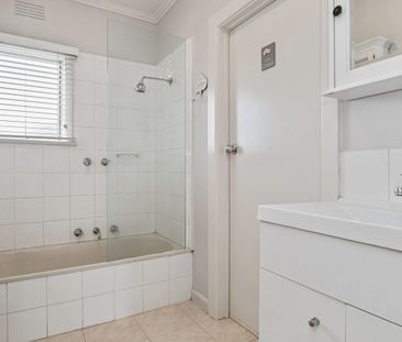 Spacious Four-Bedroom Home with a Generous Deck and Open-Plan Living - Photo 5