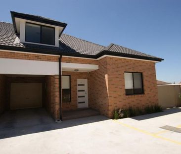 4/5 Resthaven Road, 2200, Bankstown Nsw - Photo 3