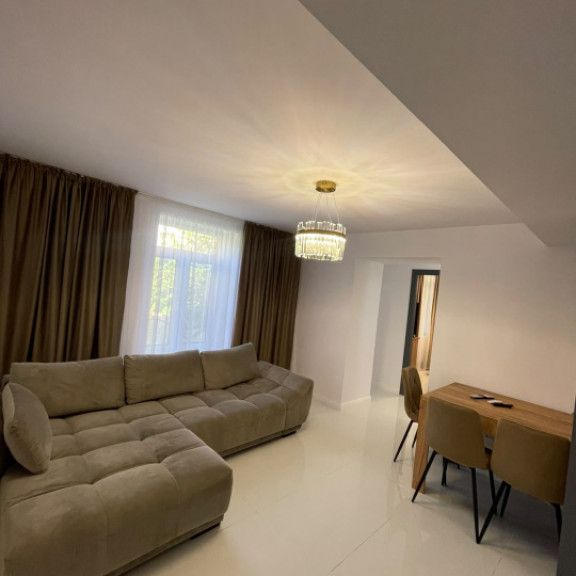 Apartament 3 camere, 100 mp, 2 parcare, zona Ultracentrala - Photo 1