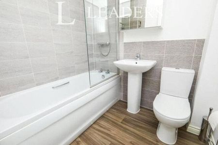 3 bedroom semi-detached house to rent - Photo 5