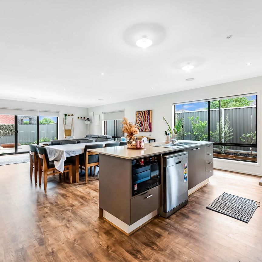 Luxurious Family Home - Photo 1