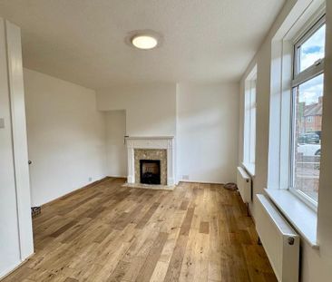 3 bedroom end of terrace house to rent - Photo 2