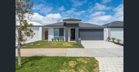 Modern and low maintenance - Photo 3