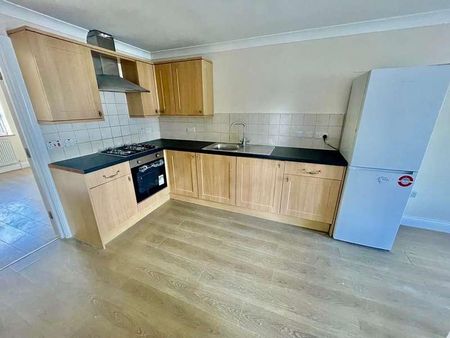 Hermon Hill, South Woodford, London, E18 - Photo 3