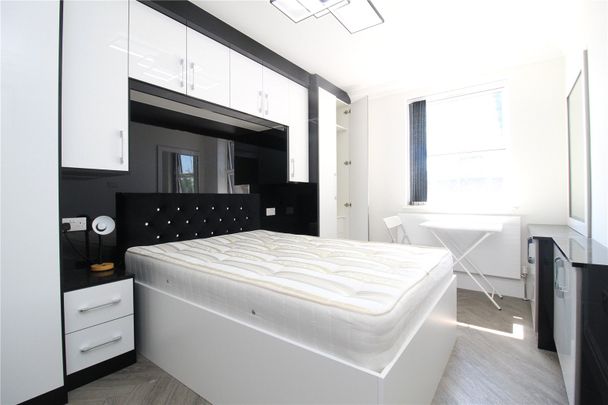 The Mall, Ealing, W5 3TJ - Photo 1