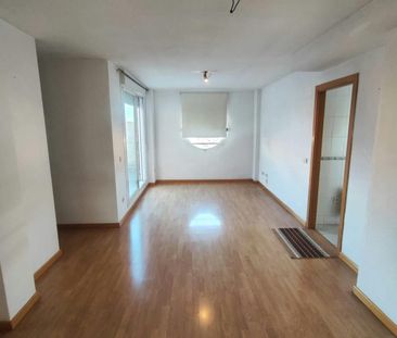 Piso de alquiler en P.º de Marcelino Camacho, Vista Alegre - Photo 1