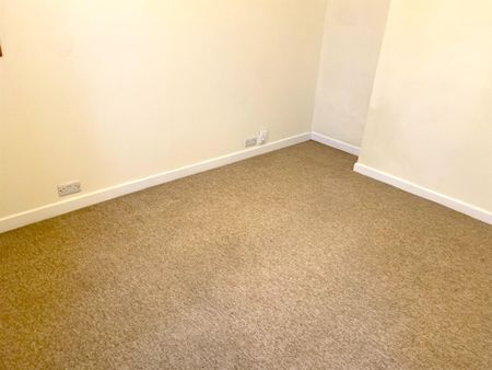 Firgrove Road, So15 - Photo 5