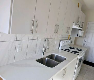 For Lease - 111 vanier Street, Whitby, Ontario - Photo 3