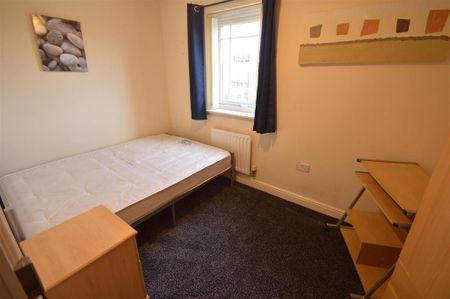 4 bedroom townhouse to rent - Photo 5