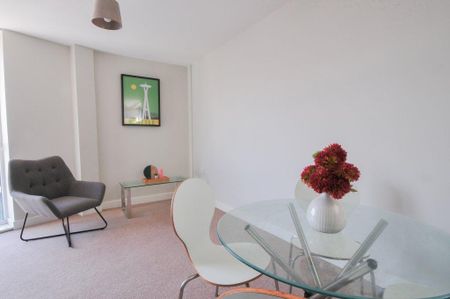 3 bedroom apartment to rent - Photo 4
