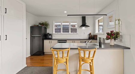 Modern Family Home in Zone for Burnside High School - Photo 3