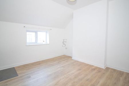 2 bedroom maisonette to rent - Photo 2
