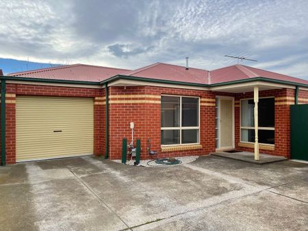 3/140 Biggs Street, St Albans VIC 3021 - Photo 3