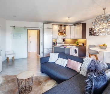 Modern, furnished apartment with balcony for rent - Photo 1