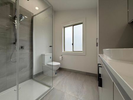 Wonder Family Home In the Oakhill Estate - Photo 4