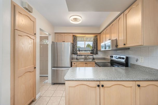 For Lease - 60 Champlain Avenue, Hamilton, Ontario - Photo 1