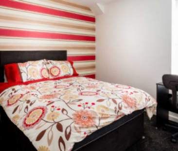 3 bedroom property to rent in Salford - Photo 2