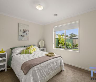 MODERN LIVING MADE EASY WITH THIS IMMACULATE FAMILY HOME! - Photo 6