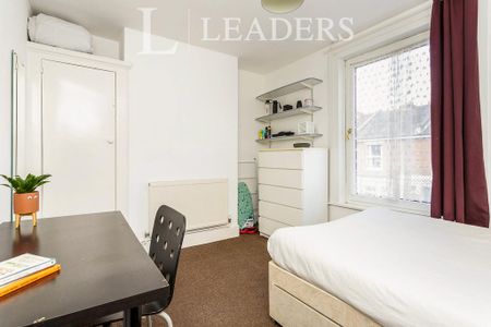 4 bedroom terraced house to rent - Photo 4