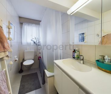 Heimelig 2.5-Zimmer-Wohnung mit Galerie und Aussicht in Uttigen - Photo 5