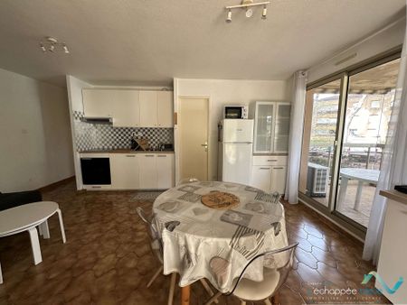 Appartement climatisé pour 4 personnes sur le port de Hyères - Photo 2