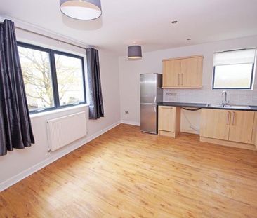 A 2 Bedroom Flat in Montpellier GL50 1AD - Photo 3