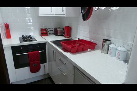 Studio Flat, Paisley Rd West, G51 - Photo 3