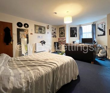 7 Bedroom Mid Terraced House for rent in Kensington Terrace - Photo 6