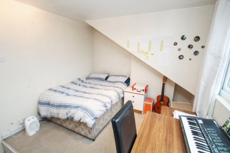2 bedroom terraced house to rent - Photo 5