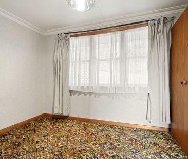 Sunny home with great views - Photo 1