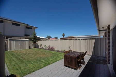Luxe Spacious Home Closes to CBD - Photo 5