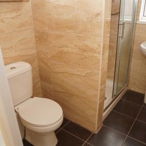 1 bedroom in a house share to rent - Photo 3