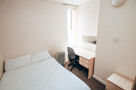 6 bedroom private hall to rent - Photo 5