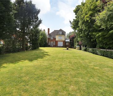 A substantial family home set in popular Southborough village and e... - Photo 1