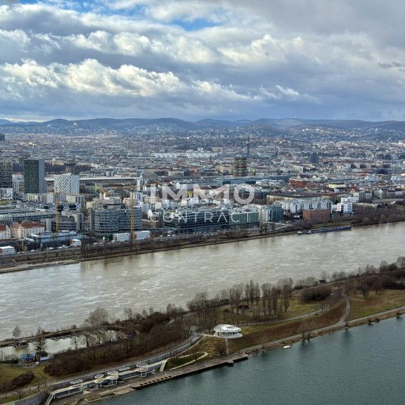 Sonnenuntergang und Stephansdom Blick: 48. Etage DC2 Tower - Erstbezug - Photo 1